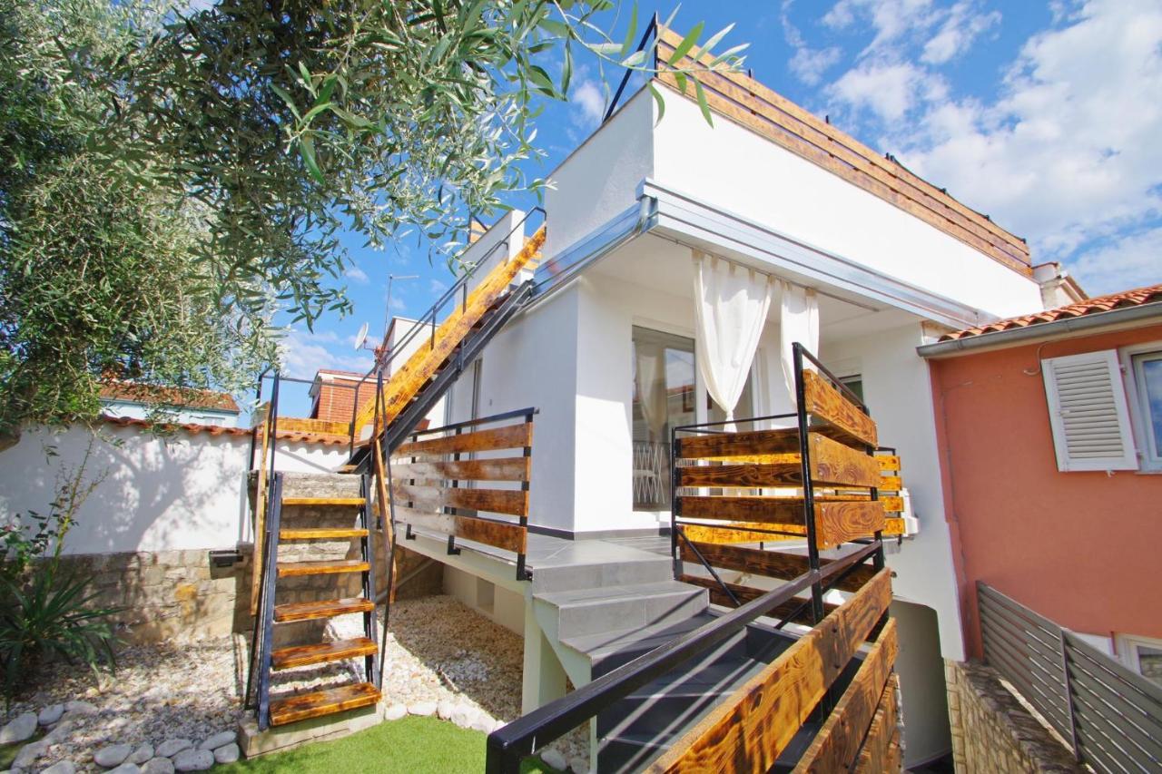 Holiday Apartment Dominik Pula Bagian luar foto