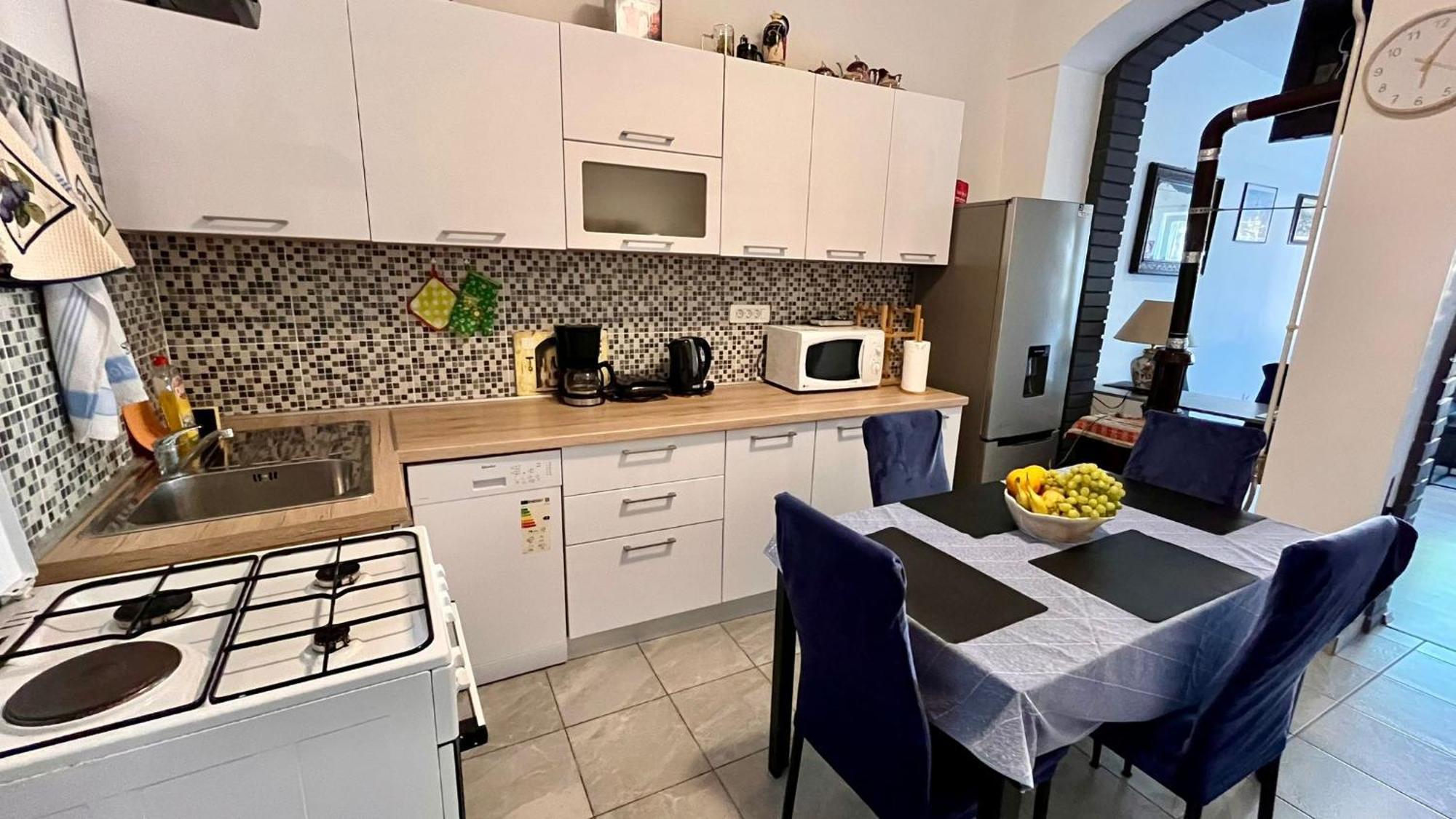 Holiday Apartment Dominik Pula Bagian luar foto