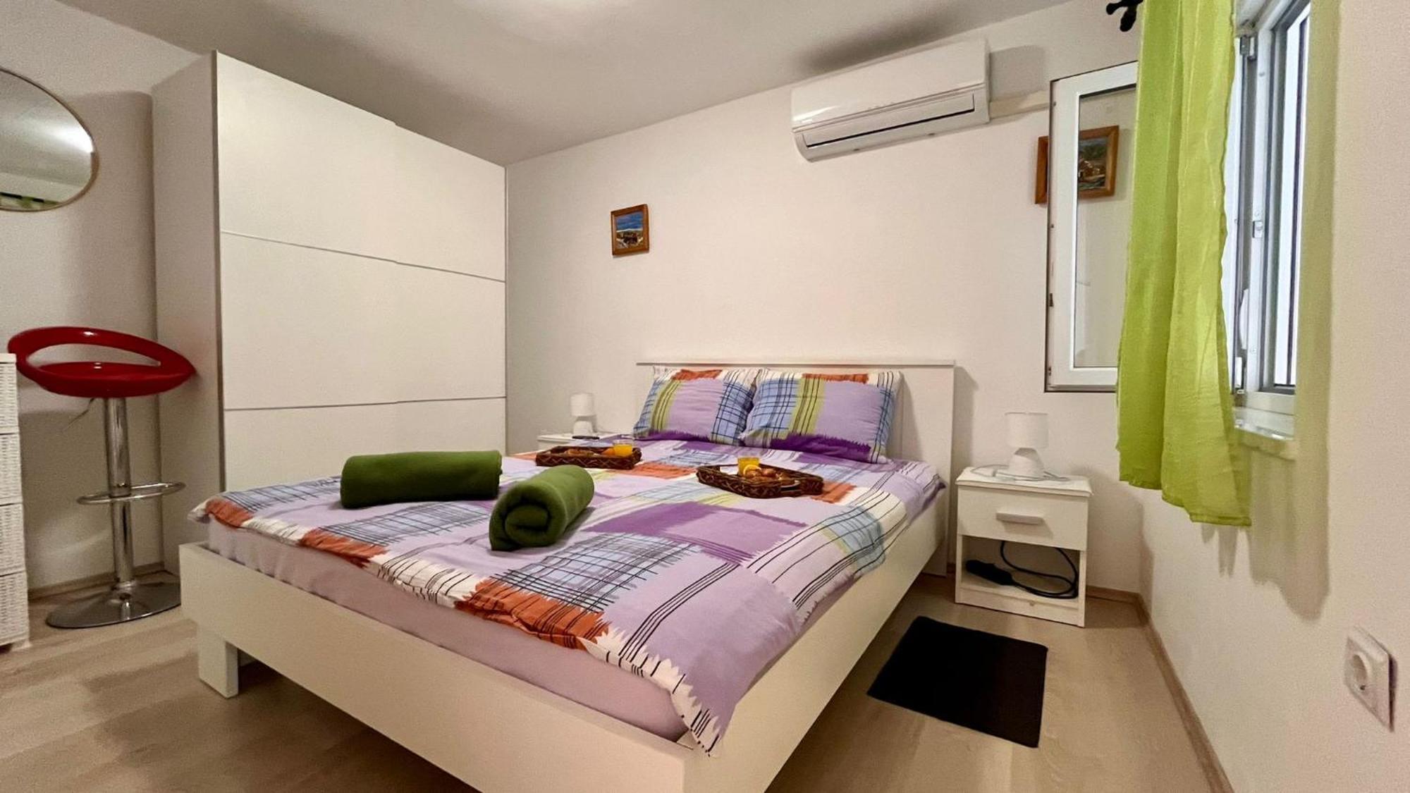 Holiday Apartment Dominik Pula Bagian luar foto