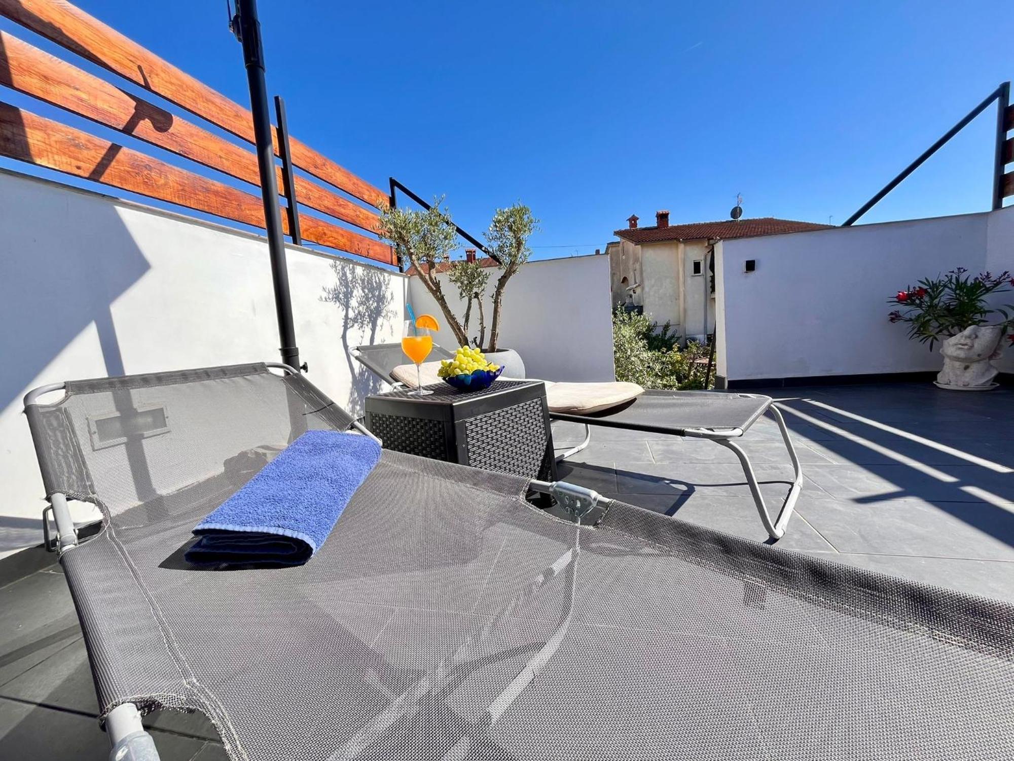 Holiday Apartment Dominik Pula Bagian luar foto